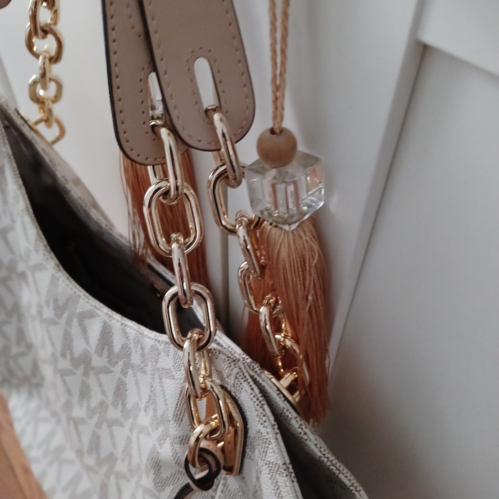 Michael Kors bag - Picture 4 of 8